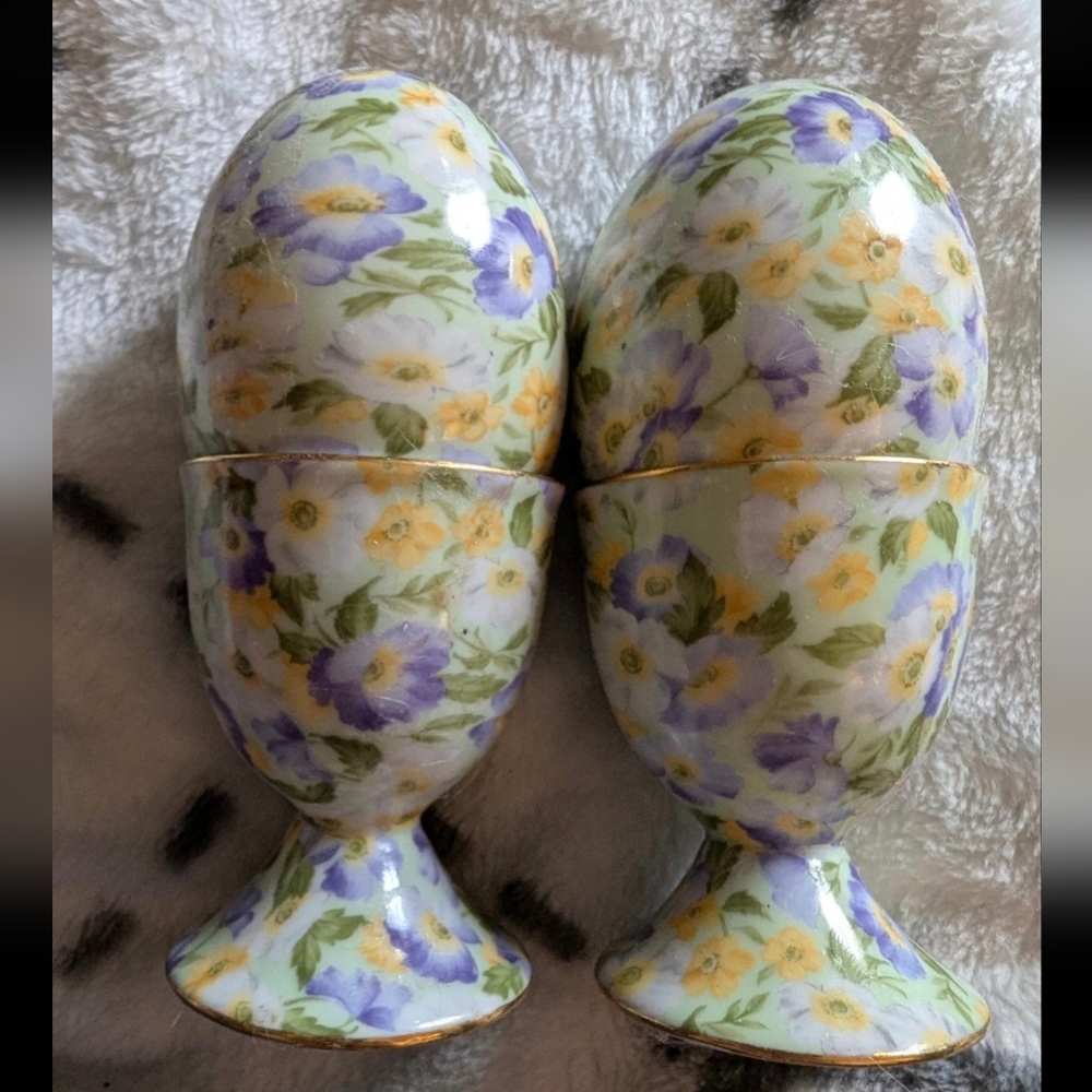 French Vintage Egg w/cup salt/pepper shakers